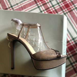 Jessica Simpson platform heels Silver